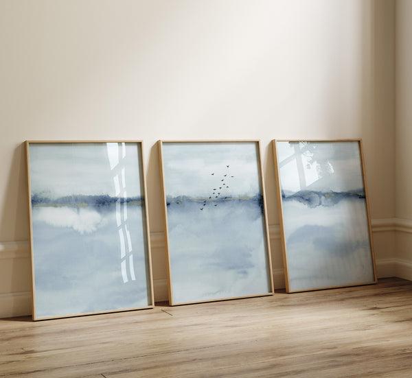 Blaue Abstrakte Landschaften Aquarell Wandbilder Set 3 – Coastal Scandi Meer Poster für Wohnzimmer oder Schlafzimmer Deko