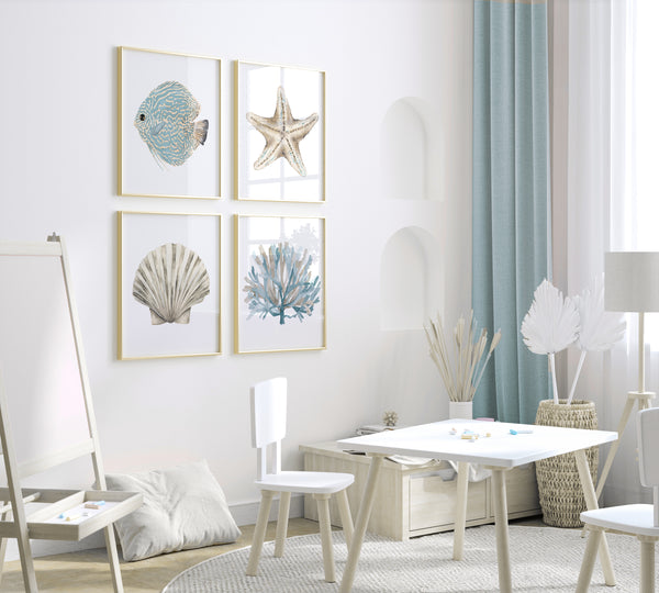 Coastal Petrol Wandbilder Set – 4 Aquarell Meeresmotive mit Fisch, Seestern, Koralle & Muschel
