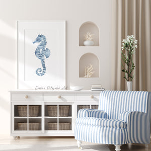 Blaues Seepferdchen Aquarell Bild – Maritime Wandkunst fürs Badezimmer