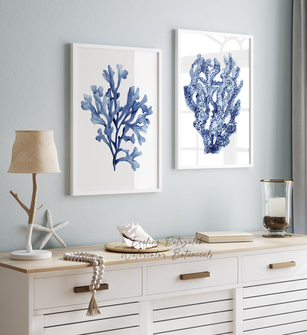Coastal Scandi Korallen Wandkunst Set 2 – Navy-Blau Poster für Meer Deko, Wohnzimmer & Esszimmer