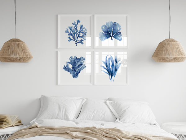 Aquarell Blaue Korallen Wandkunst Drucke – Indigo Marine Küsten Meerestiere Set aus 4, Nautische Ozean Botanische Kunstwerke für Strandhaus Deko
