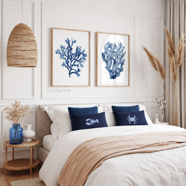 Coastal Scandi Korallen Wandkunst Set 2 – Navy-Blau Poster für Meer Deko, Wohnzimmer & Esszimmer