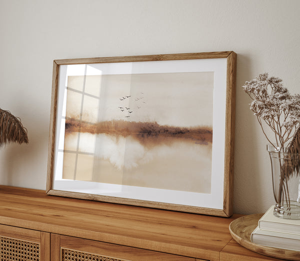 Abstraktes Landschaftsbild mit Vögeln – Herbstliches Aquarell Wandbild in Erdtönen
